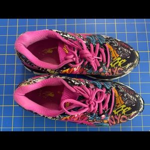 ASICS graffiti shoes size 6